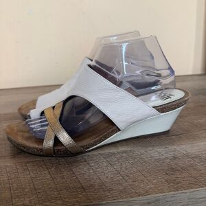 Sofft Womens Size 10 Taupe Gold Leather loop Wedge Sandals shoes